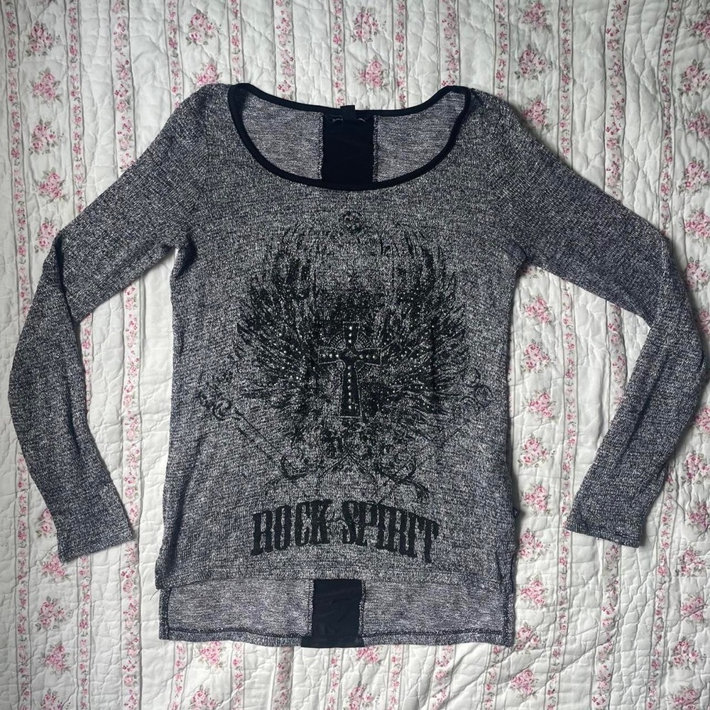 Gray Long Sleeve Graphic Top